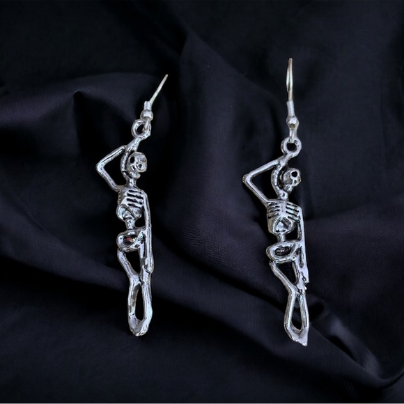 Hanging skeleton pendant and earrings with sterling ear wires NWT - Picture 1 of 6
